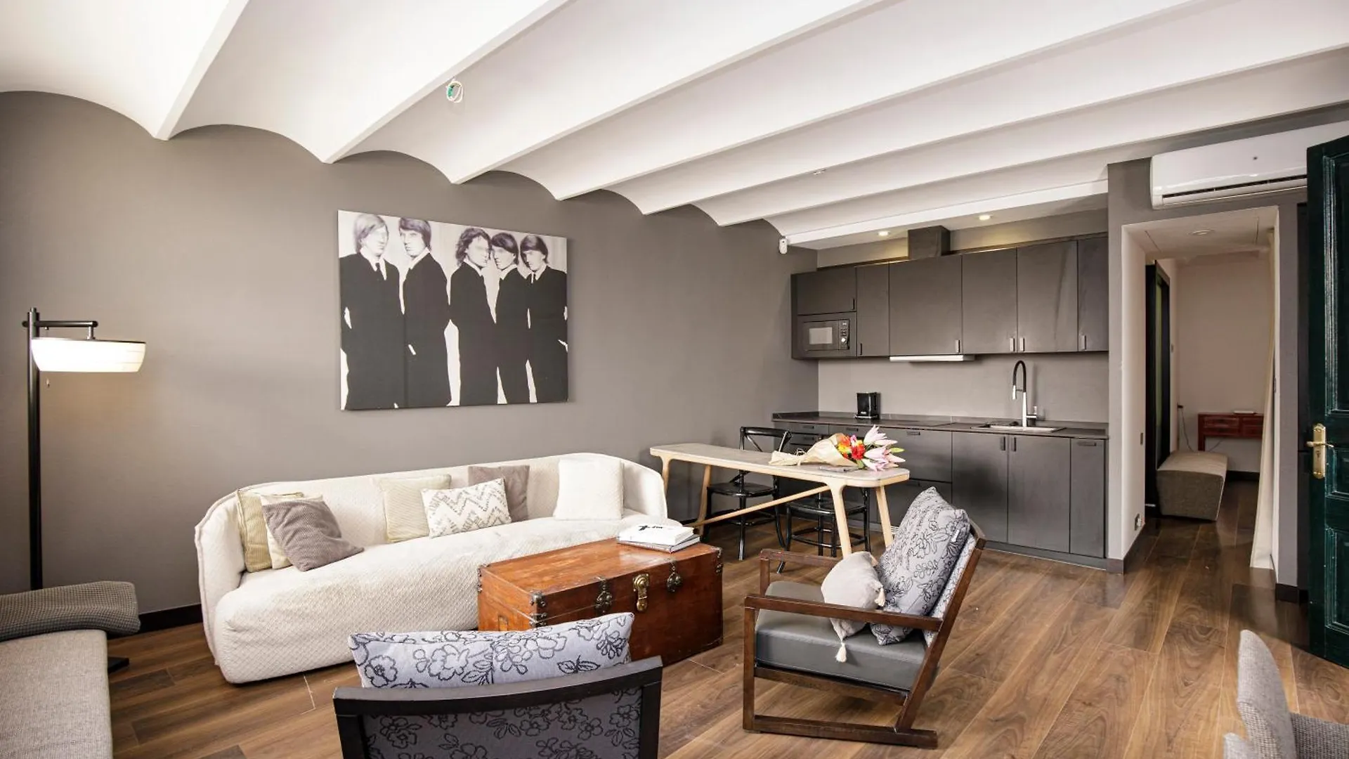 Luminous Top Floor Apartment With Terrace Barcelona